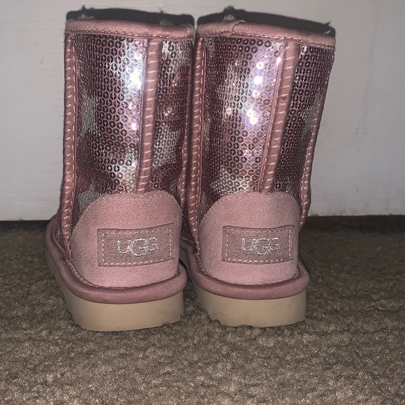 Pink and silver toodler UGG size 9 - Picture 2 of 2